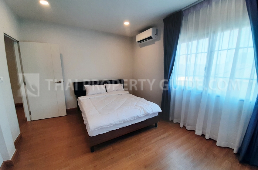 House with Shared Pool in Bangnatrad 